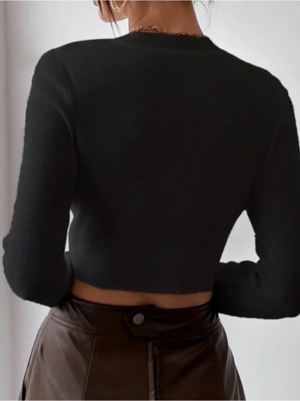 Ribbed Long-Sleeve Crop Top - Black - Picture 2 of 4